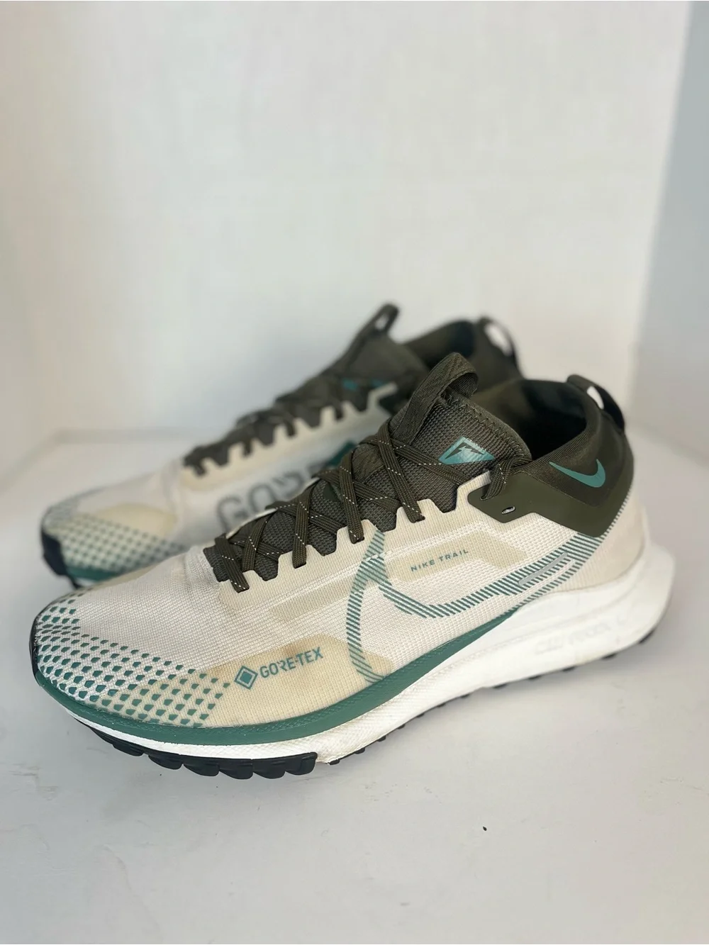 Nike Trail Shoes Men 10.5 Pegasus Trail 4 Gore-Tex Running Waterproof Bone Green